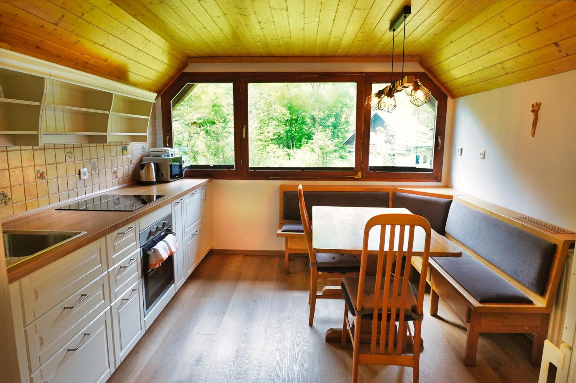Sobe In Apartmaji Pri Ukcu Bohinj Esterno foto